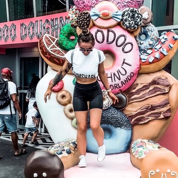 SOLD - Gymshark 🦈💓 Fraction Crop Top - Picture 2 of 5